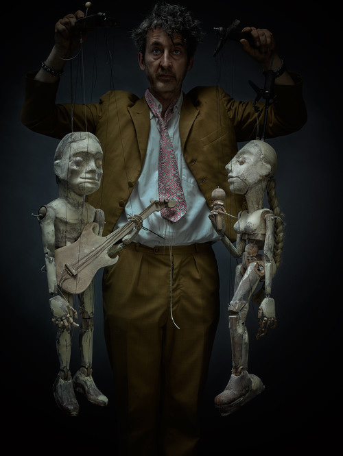  Marionette puppeteer / Bábjátékos